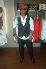 Swaroop Khan at the launch of Prashant Shirsat_s album Deva o Deva in Provogue lounge on 1st Sept 2011 (15).JPG